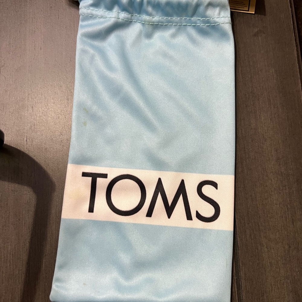 Tom Sunglasses with cloth dust bag - Picture 8 of 8